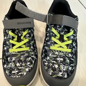 Saucony Kid’s runners NWOT.  Size 4